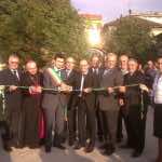 Il taglio del nastro inaugurale